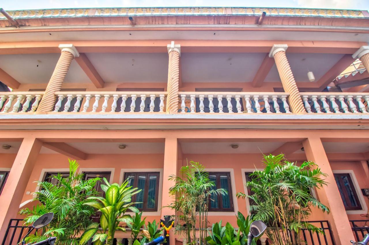 Stanleys Guest House Baga Esterno foto