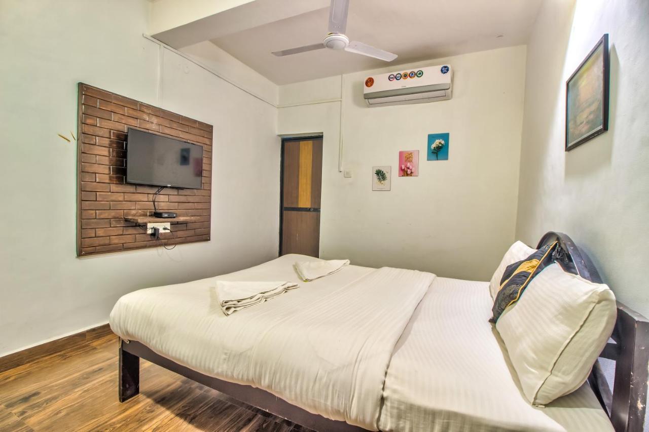 Stanleys Guest House Baga Esterno foto
