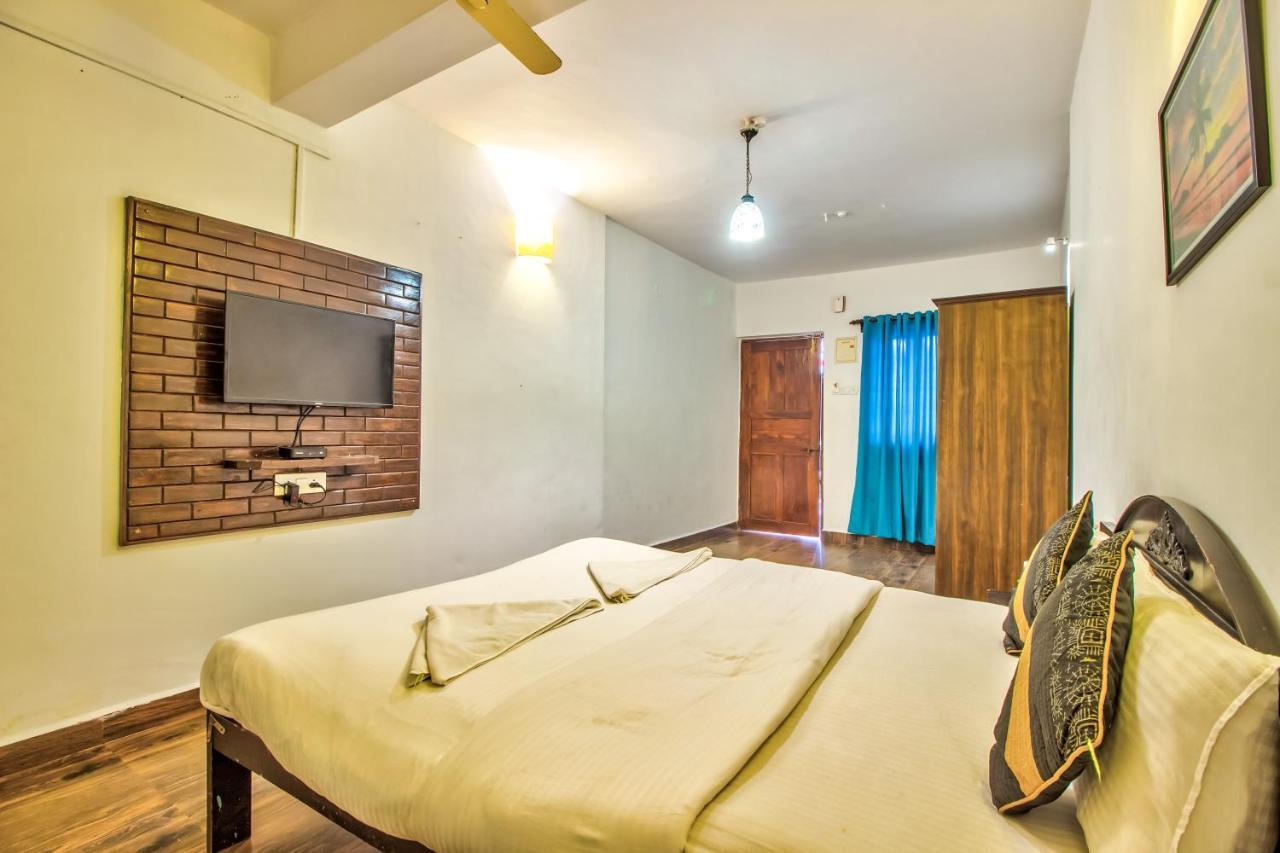 Stanleys Guest House Baga Esterno foto