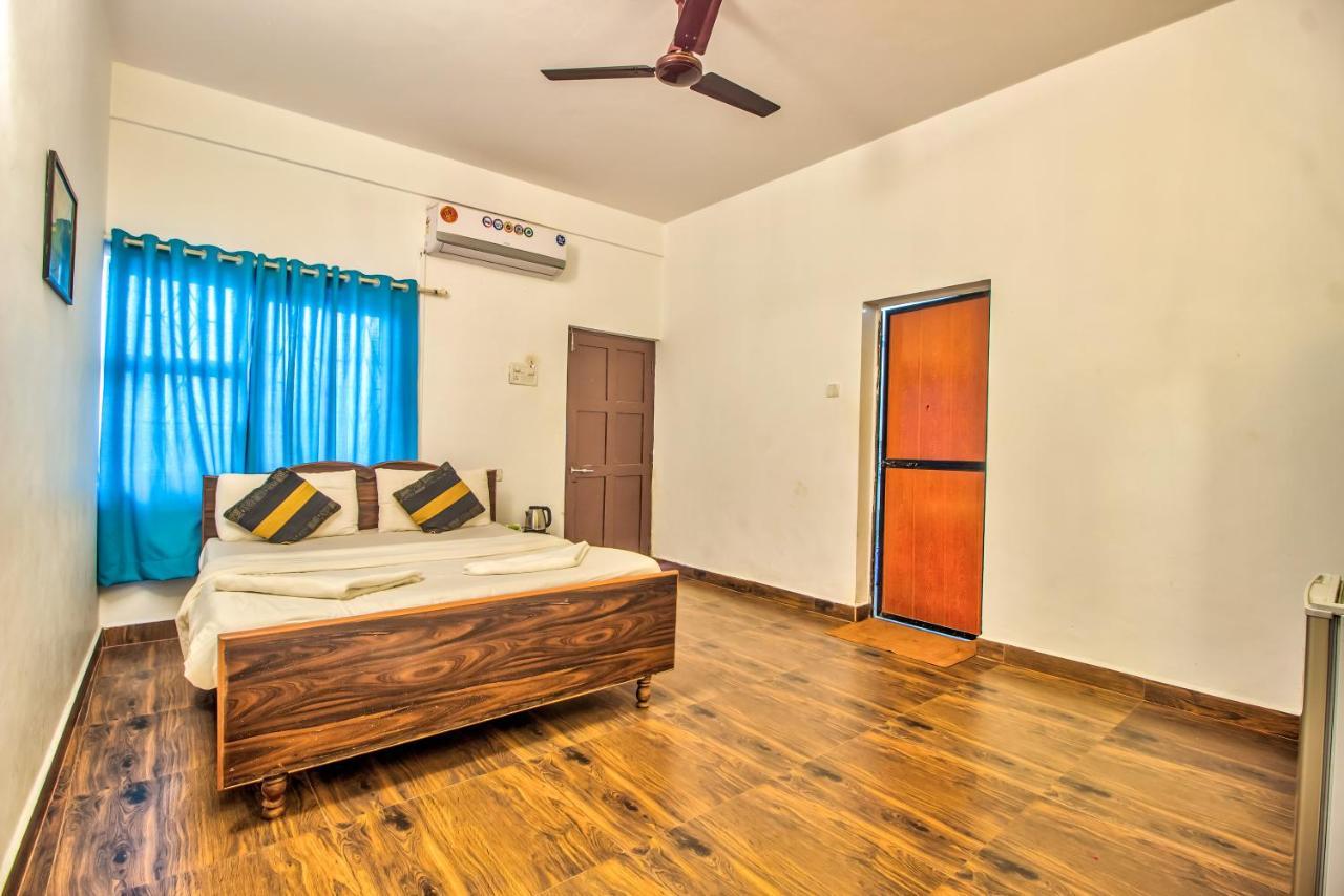 Stanleys Guest House Baga Esterno foto