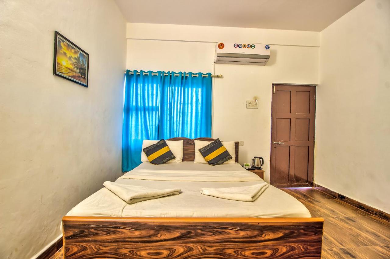 Stanleys Guest House Baga Esterno foto