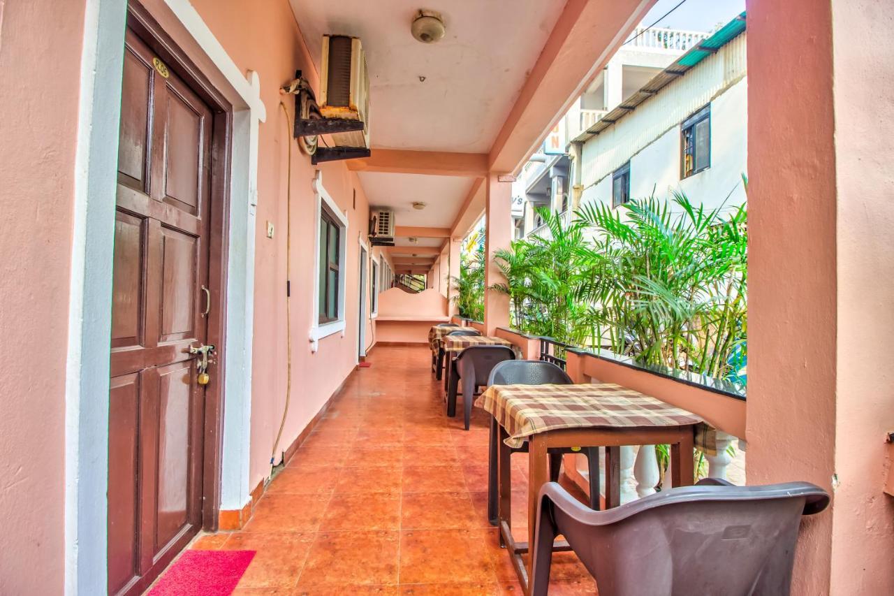 Stanleys Guest House Baga Esterno foto