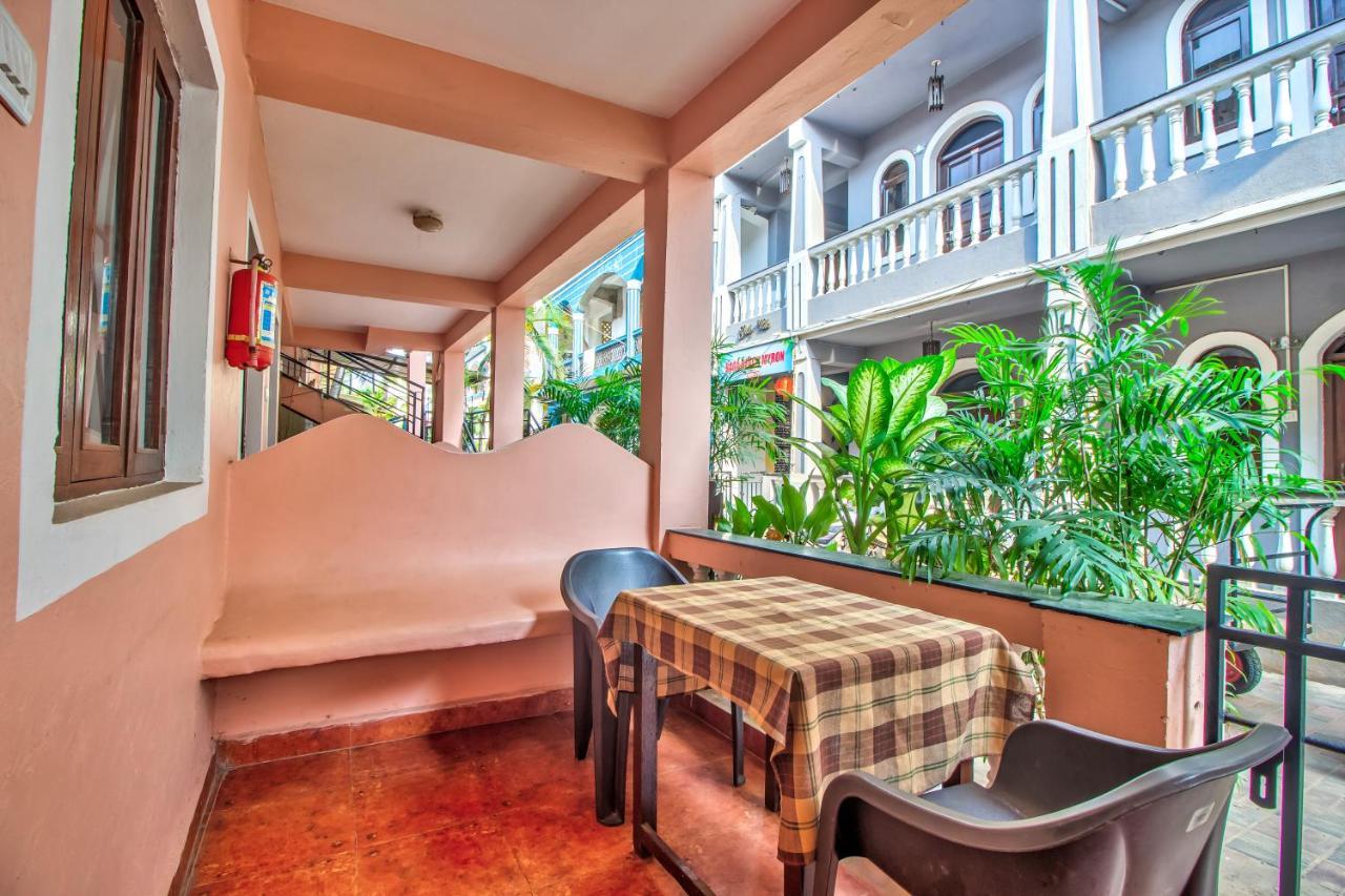 Stanleys Guest House Baga Esterno foto