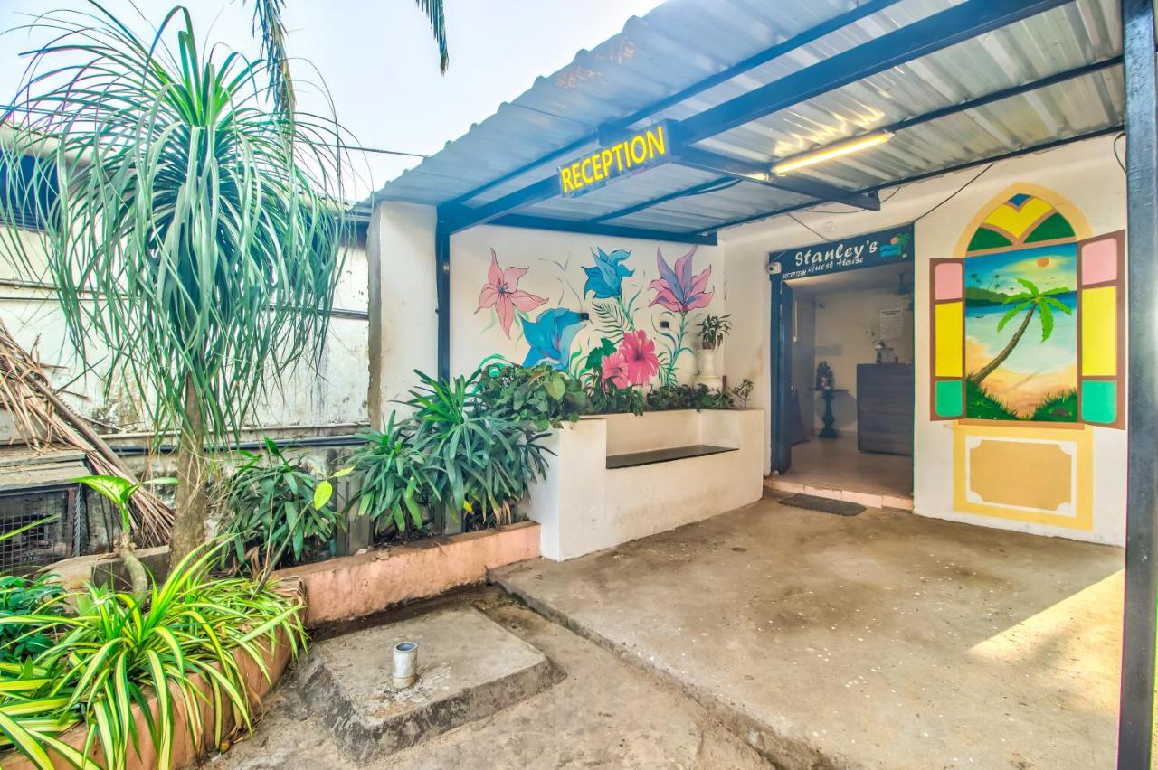 Stanleys Guest House Baga Esterno foto