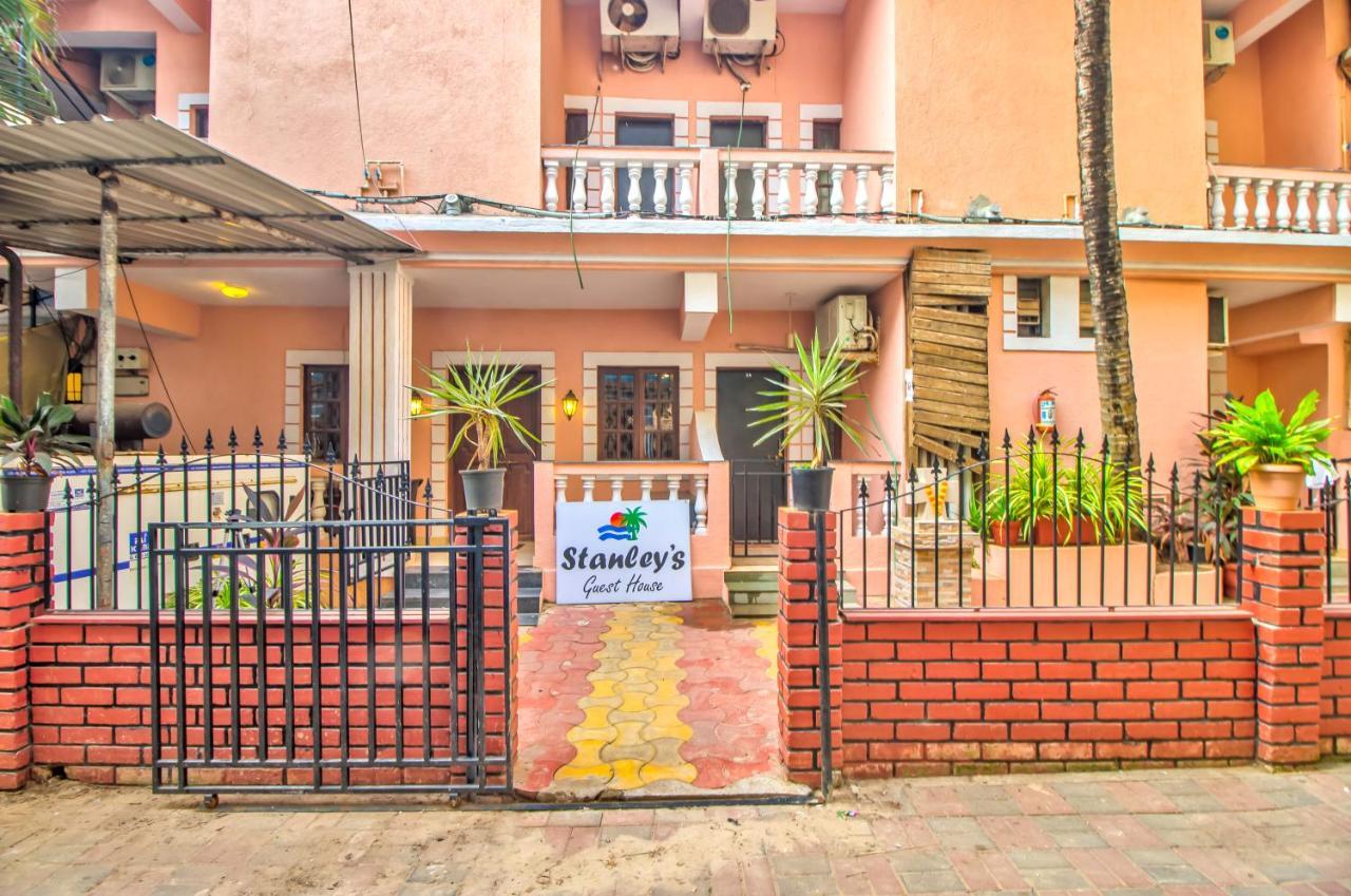 Stanleys Guest House Baga Esterno foto