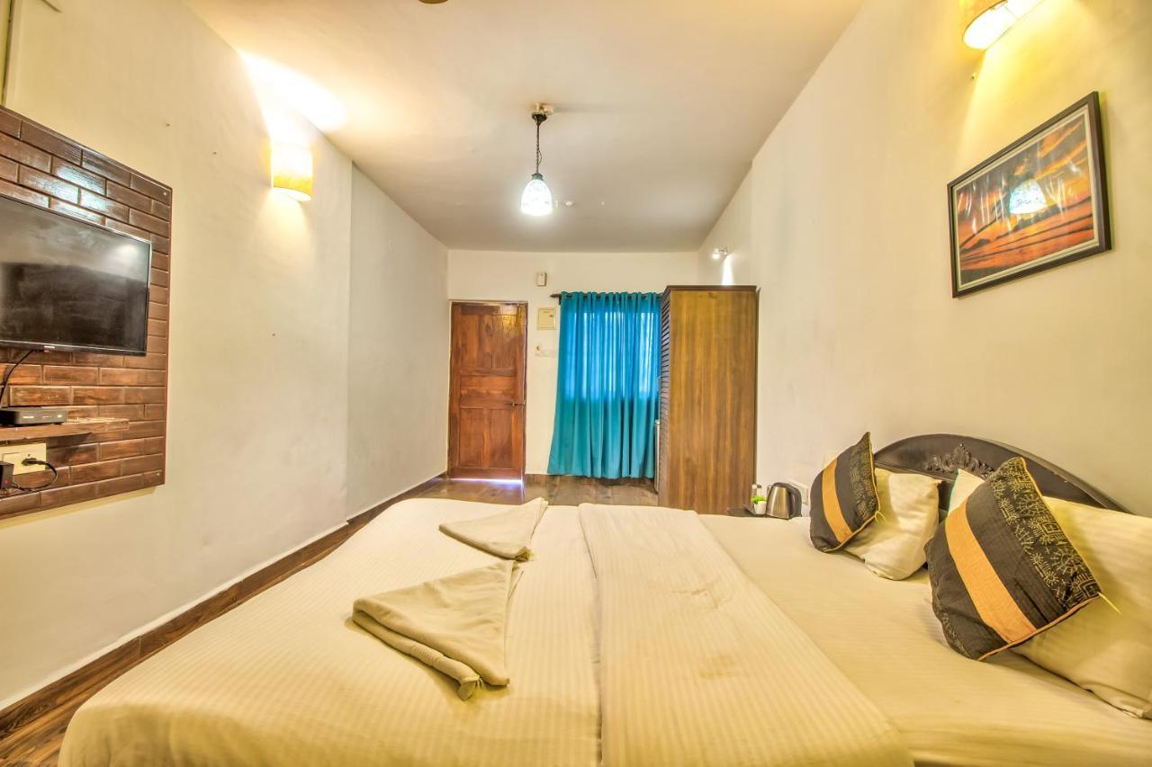 Stanleys Guest House Baga Esterno foto