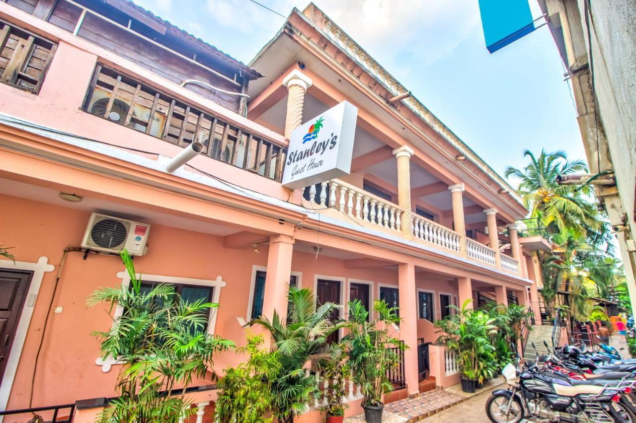 Stanleys Guest House Baga Esterno foto